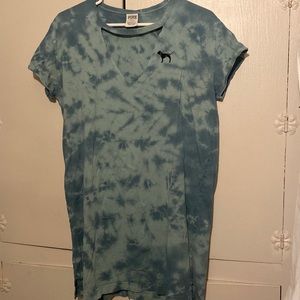 Pink tie tied T-shirt